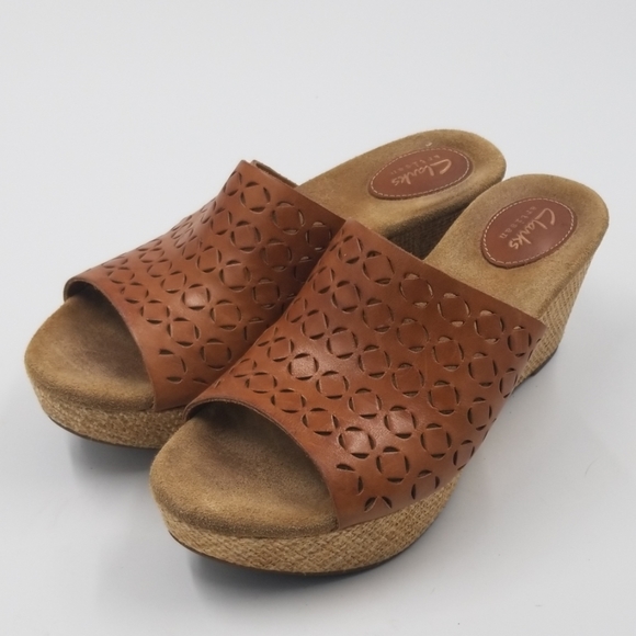 clarks woven leather slides